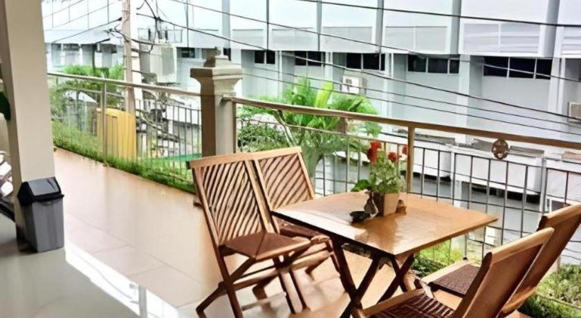 Malioboro Garden Hotel Jogjakarta Buitenkant foto