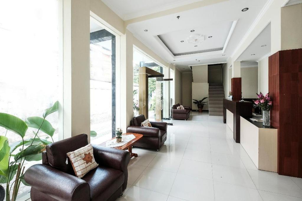 Malioboro Garden Hotel Jogjakarta Buitenkant foto