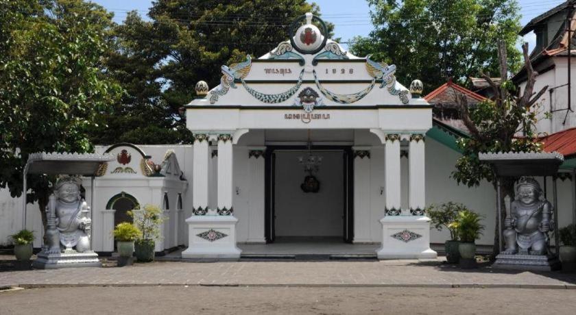 Malioboro Garden Hotel Jogjakarta Buitenkant foto