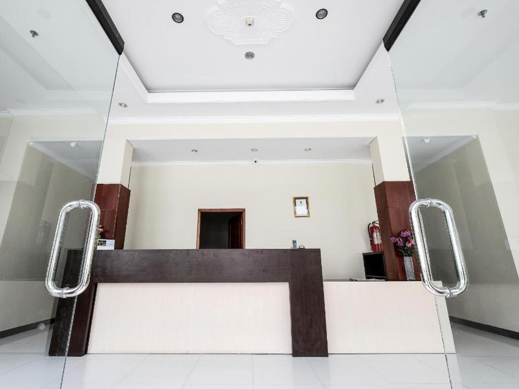 Malioboro Garden Hotel Jogjakarta Buitenkant foto